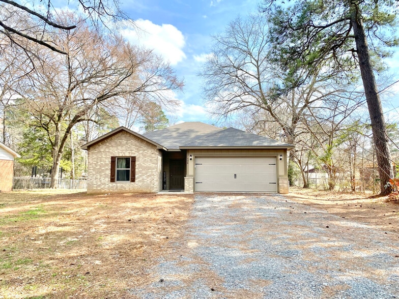 Building Photo - 798 Madison St