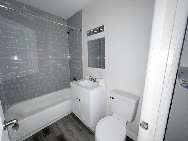 Building Photo - A591