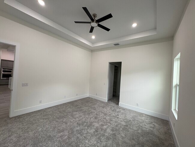 Building Photo - 555 Sanctuary Golf Pl