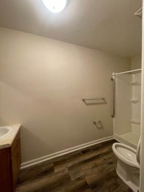 Building Photo - 2-bedroom 1 Bathroom