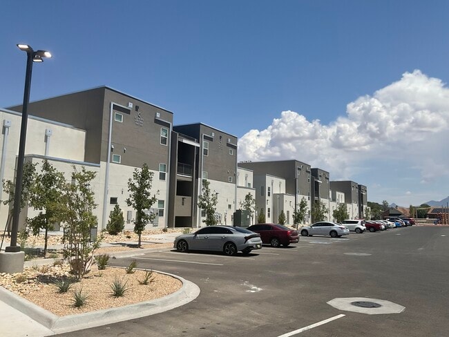 Building Photo - Three Sisters Apts - Income Restrictions