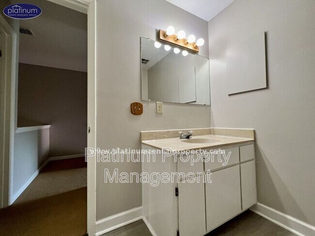 Building Photo - 63 Sandalwood Cir