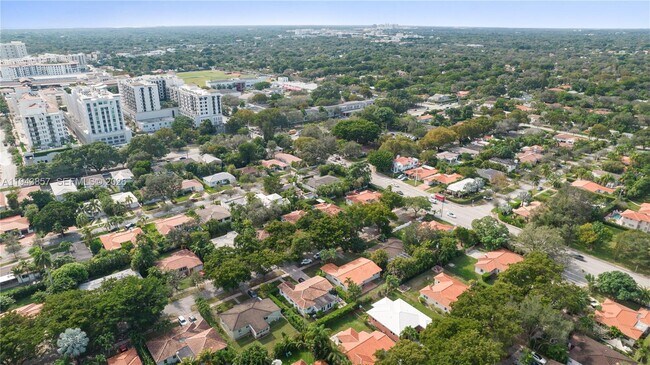 Building Photo - 329 Candia Ave