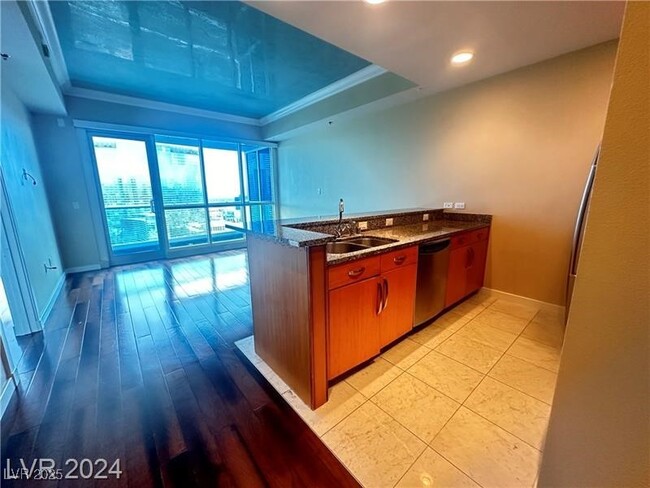 Building Photo - 4525 Dean Martin Dr