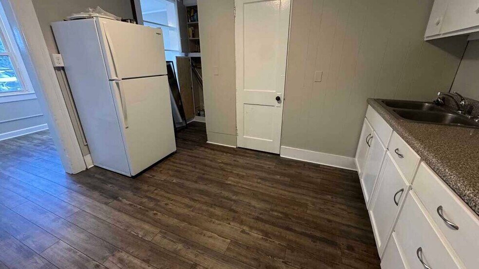 Building Photo - 8 Prospect St