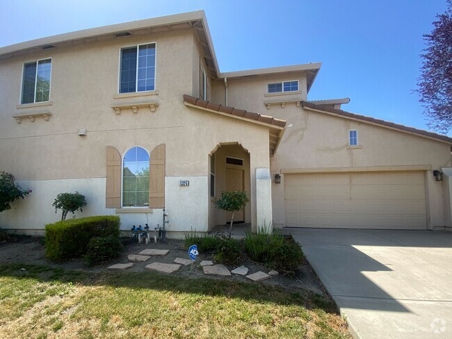 Building Photo - 5325 Dunlay Dr