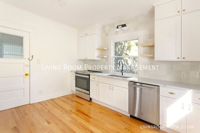 Building Photo - 6303 SE Windsor Ct