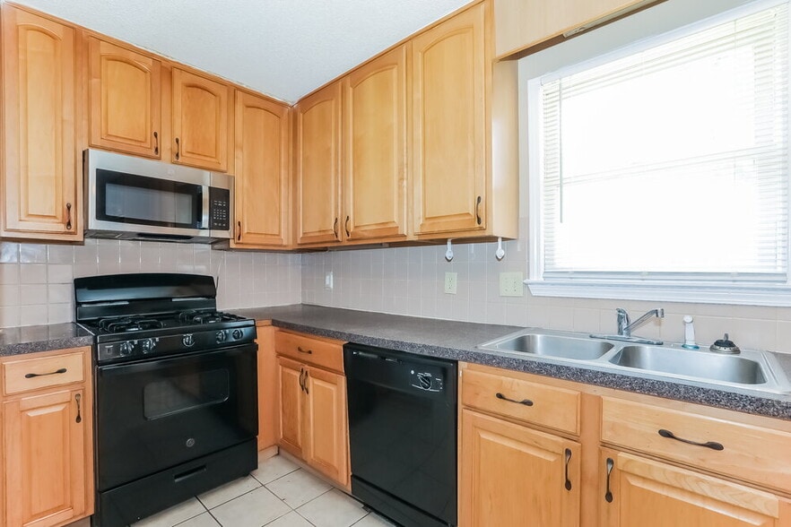 Building Photo - 2270 Seedling Ln