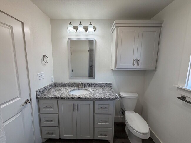 Building Photo - 405 Ranger St