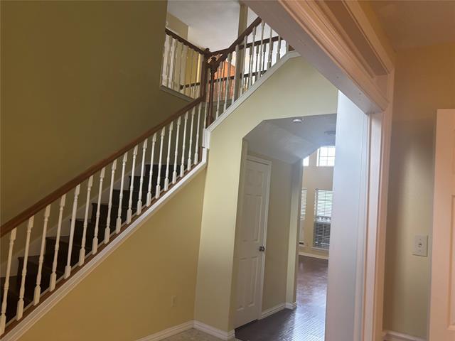 Building Photo - 1605 Willow Creek