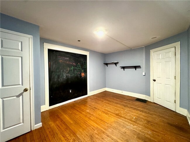 Building Photo - 49 Spruce St