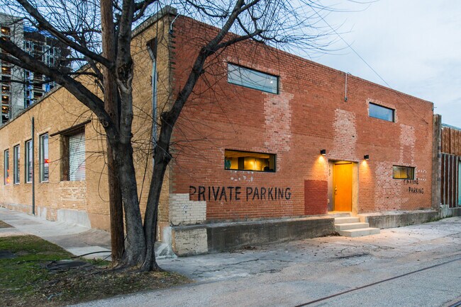 Building Photo - 3102 Commerce St