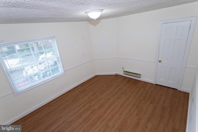 Building Photo - 1612 W Abingdon Dr