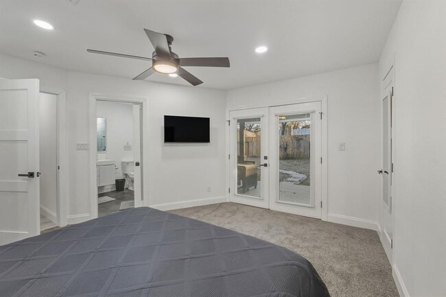 Building Photo - 2107 Lewood Cir