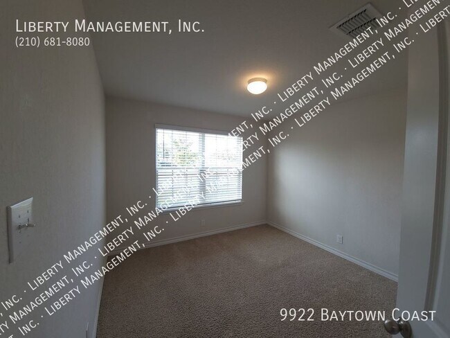 Building Photo - Charming One- Story Home On a GREENBELT LO...