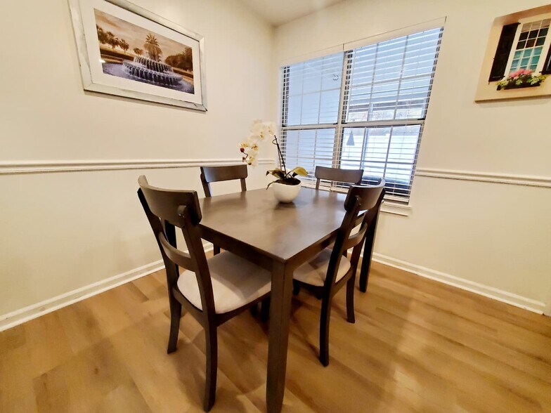 Dining Area - 2039 Rondo St