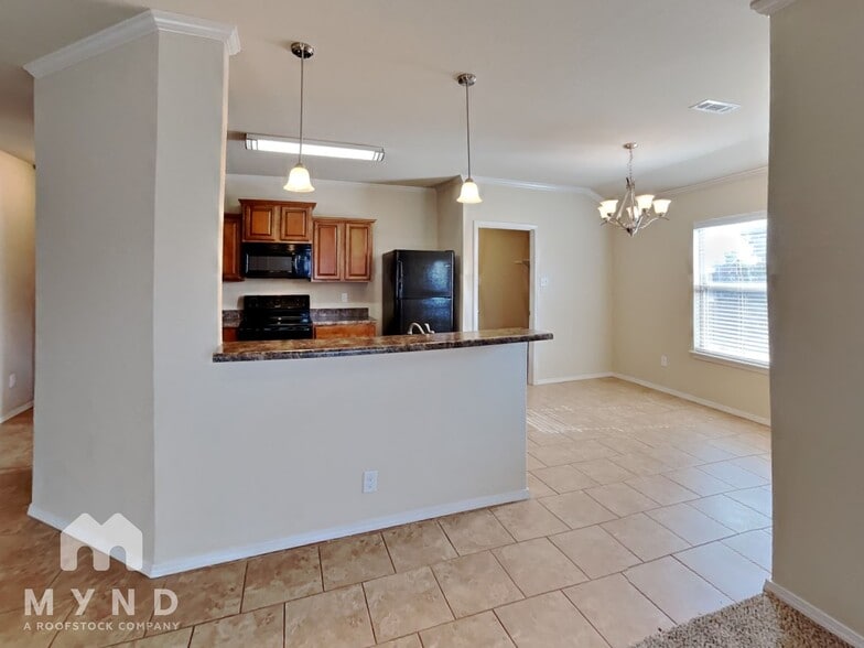 Building Photo - 21 Bristol Dr