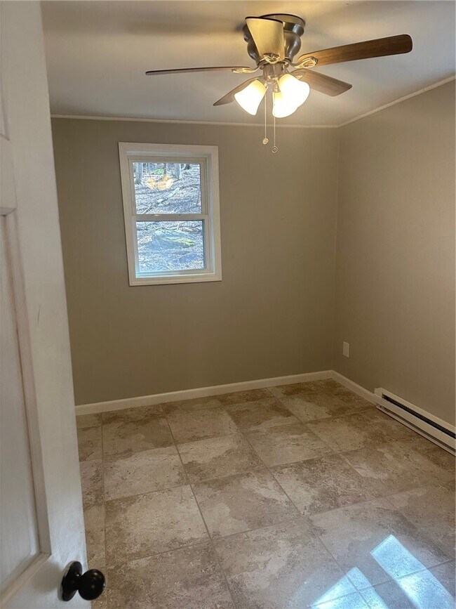 Building Photo - 49 Lowerre Ln
