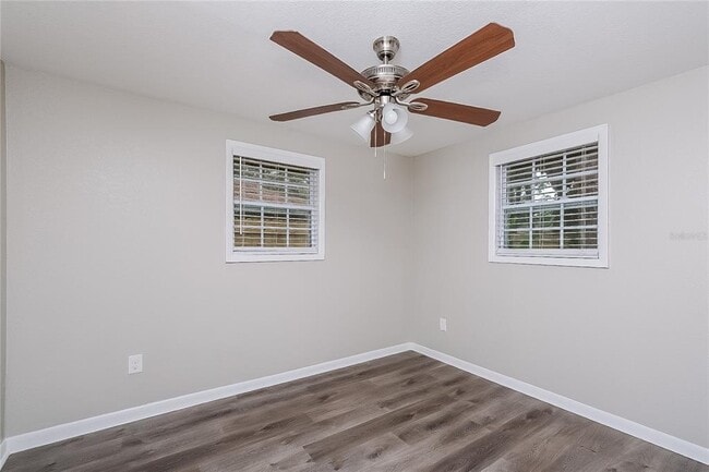 Building Photo - 7145 Pinewood Dr