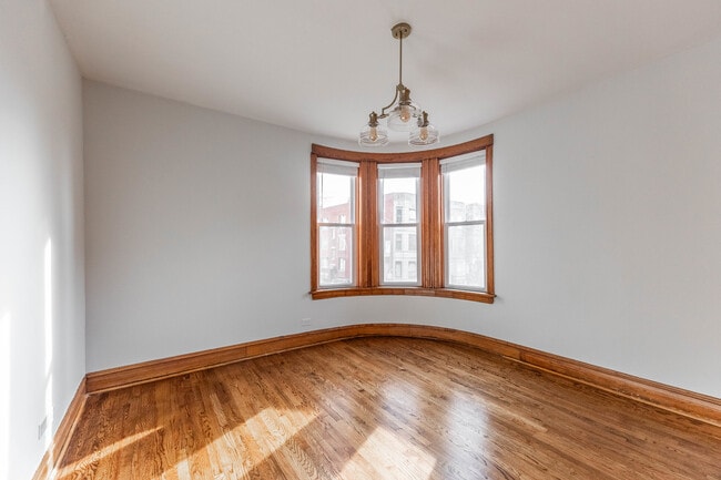 Building Photo - 2842 W Augusta Blvd