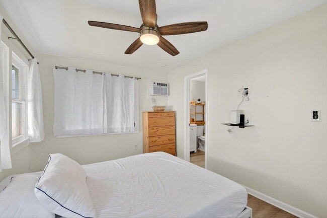 Building Photo - 306 N J St