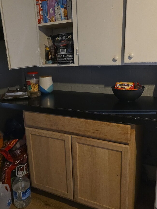 Building Photo - 2 bed 1 bath - Welcome to 409 Campbell Street