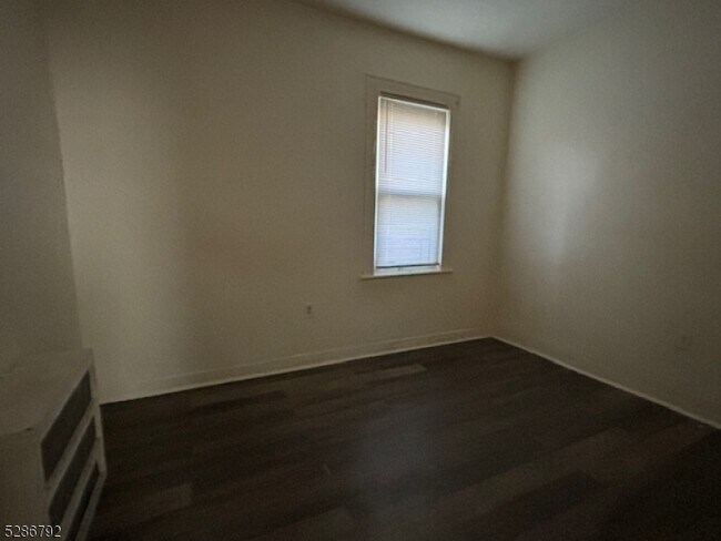 Building Photo - 66 Vermont Ave