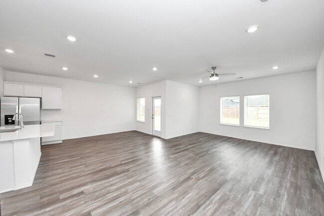 Building Photo - 6127 Ginevra Summers Dr