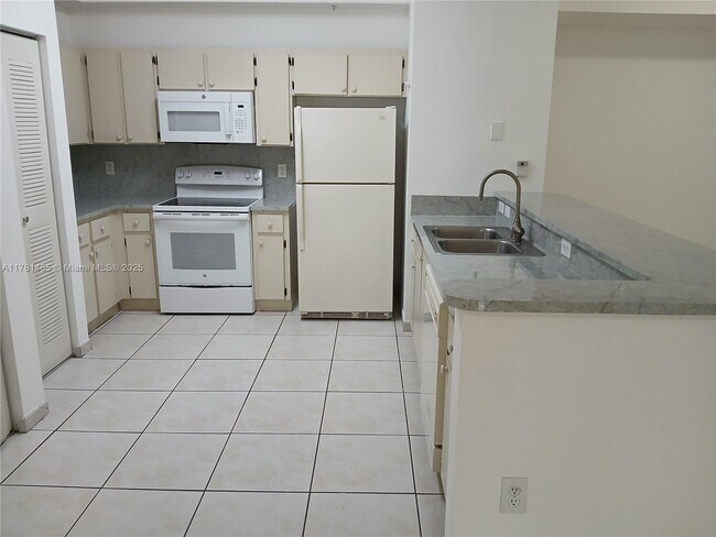 Building Photo - 7230 NW 114th Ave
