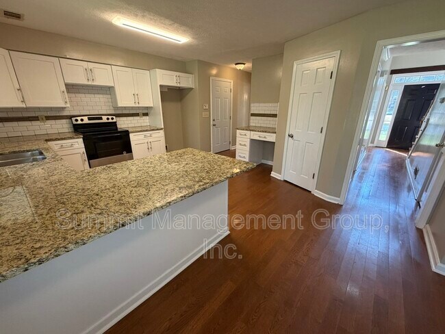 Building Photo - 1611 Ellington Rd SE