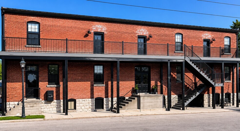 Welcome to the Historic Saunders Seed Building. The second floor has been converted into three units - 101 W Broadway St