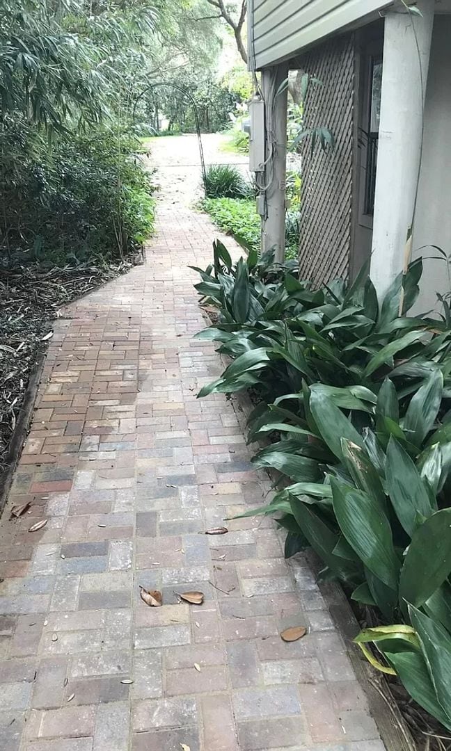 Building Photo - Beautiful 3B/3.5B Waterfront Fully Furnished Home available for Long-Term Rental!