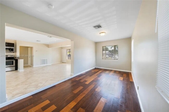 Building Photo - Adams Street