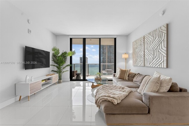 Building Photo - 1010 Brickell Ave