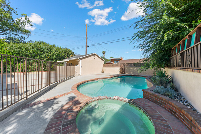 Heated pool - 1026 E Verdugo Ave