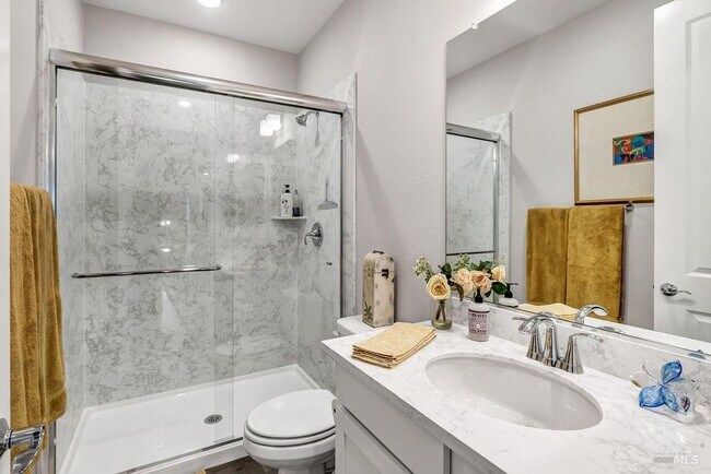 Building Photo - 327 Pear Tree Ln