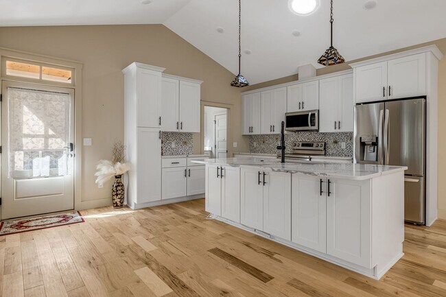 Building Photo - 40 Rangeley Dr