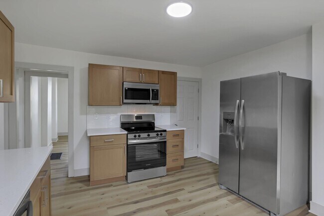 Building Photo - 2486 Findley Ave