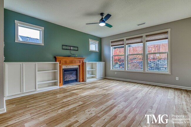 Building Photo - Spacious 4  BD Home with Modern Upgrades in Vancouver