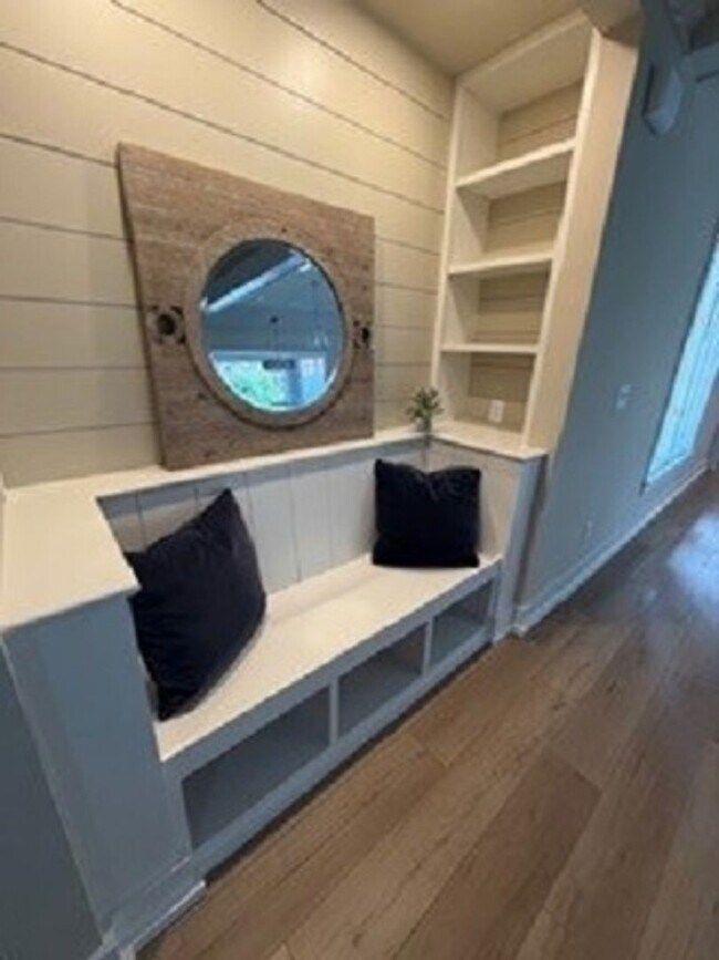 Building Photo - Lovely Remodeled Home In Hilton Head Plantation