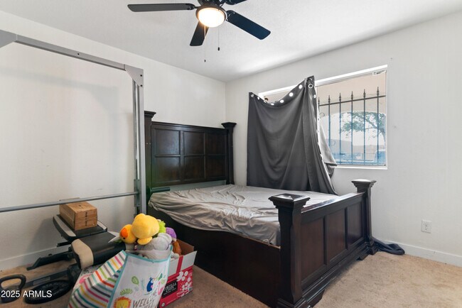 Building Photo - 5546 W Encanto Blvd