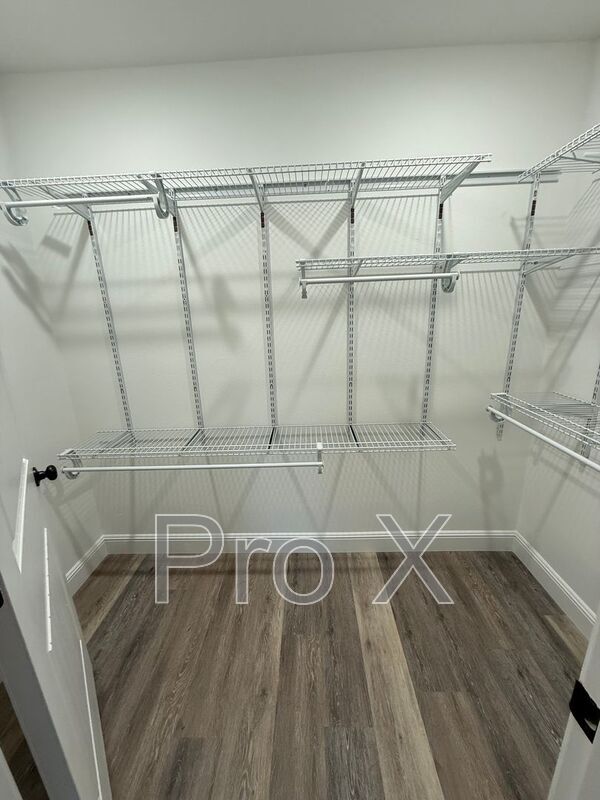 Building Photo - 113 W Lewis St