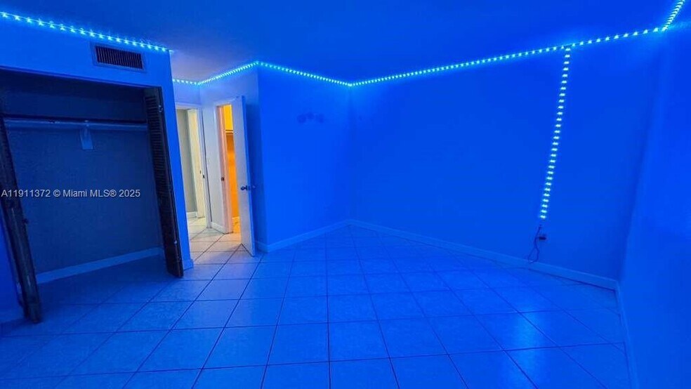 Building Photo - 6195 W 18th Ave