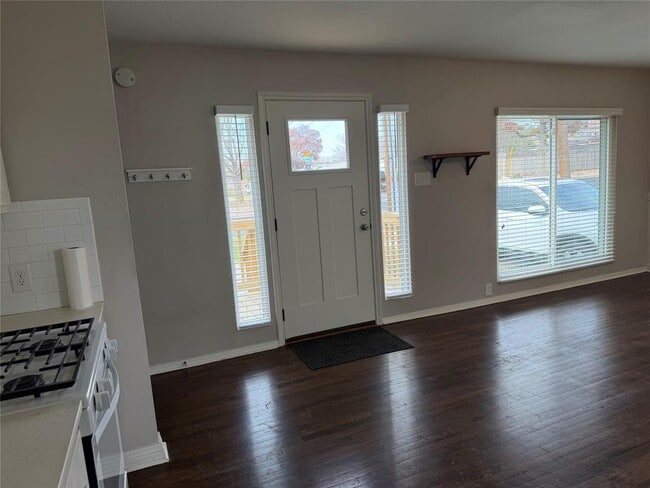 Building Photo - 6017 Sheridan Ave