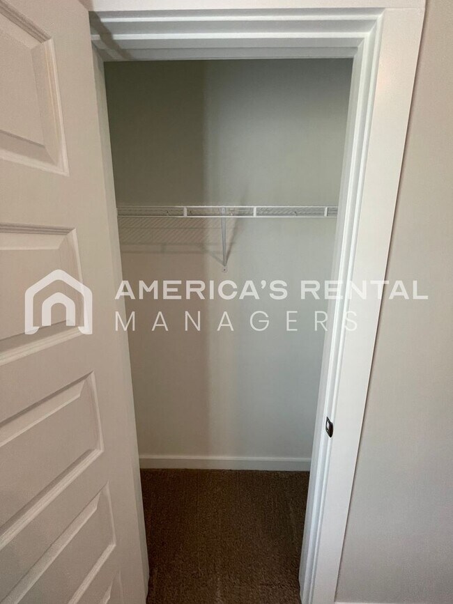 Building Photo - Available Now!! PRICE REDUCTION*** SIGN A ...