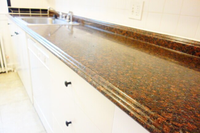 Building Photo - 8409 Greenwood Ave