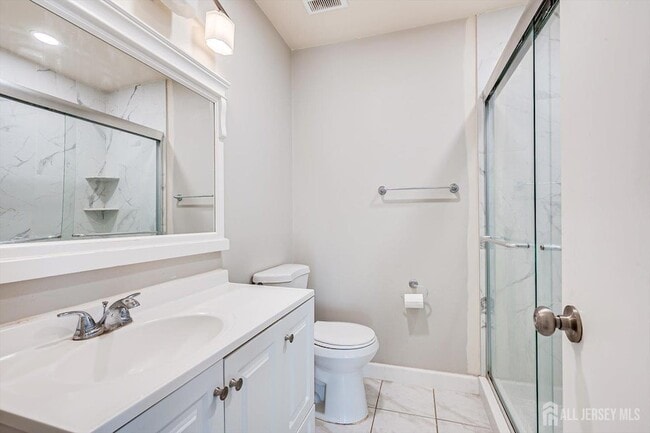 Building Photo - 1512 Green Hollow Dr