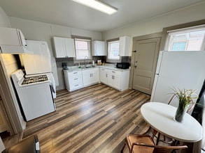 Building Photo - 519 W Ridgewood Ct