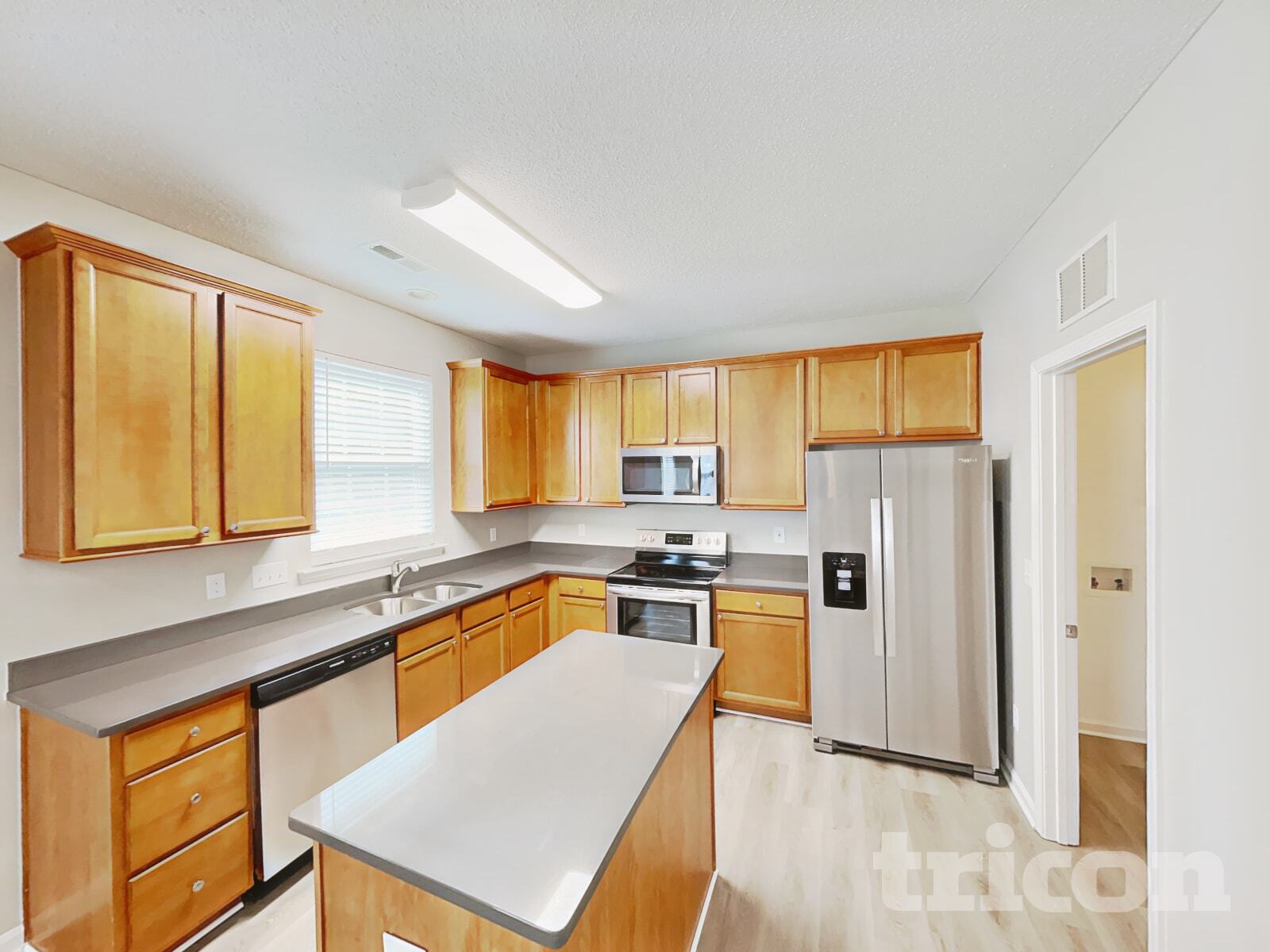 Building Photo - 6103 Glen Way Dr