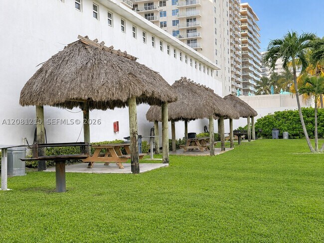 Building Photo - 5601 Collins Ave
